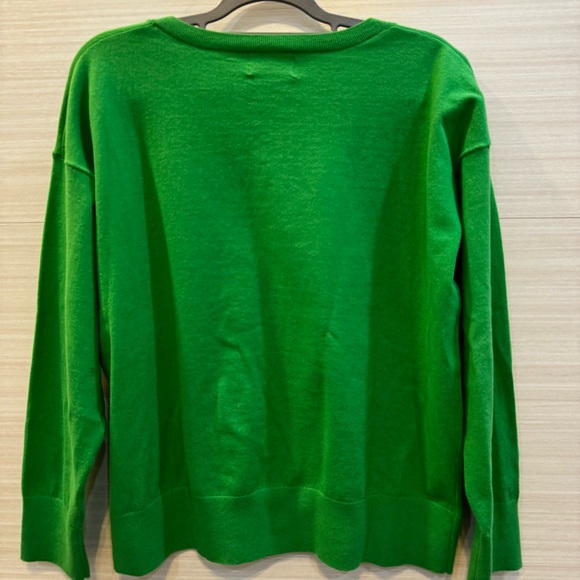 Old Navy Vibrant Kelly Green V-Neck Sweater size Medium - Picture 5 of 6
